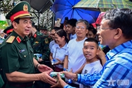Defense Minister inspects MND’s exhibition space at national achievements exhibition
