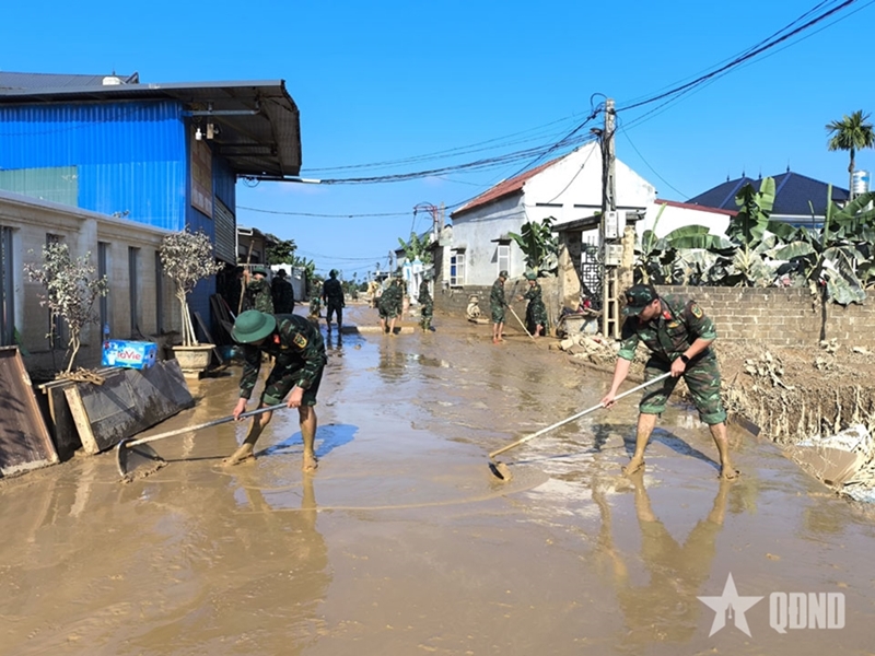 Commando brigade assists local residents in overcoming flood aftermath
