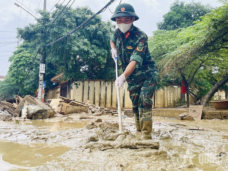 Armed forces continue efforts to aid people in natural disaster recovery