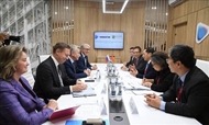 Deputy PM meets with Russian counterpart, receives leaders of Russian enterprises in Moscow