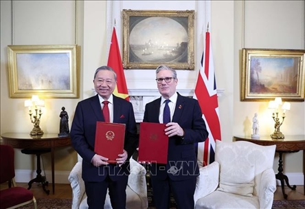 Vietnam, U.K. issues joint declaration on elevation of bilateral ties to comprehensive strategic partnership
