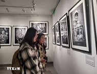 Photo exhibition captures over three decades of Vietnam’s transformation