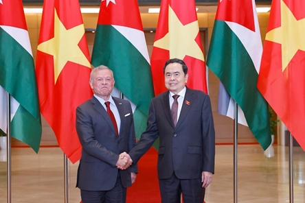 Top Vietnamese legislator meets visiting Jordanian King