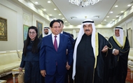 Vietnamese government leader visits former Kuwaiti Prime Minister