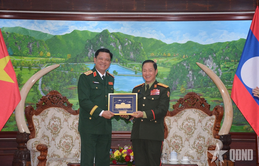 Sr. Lt. Gen. Nguyen Truong Thang pays courtesy call on Lao Defense Minister