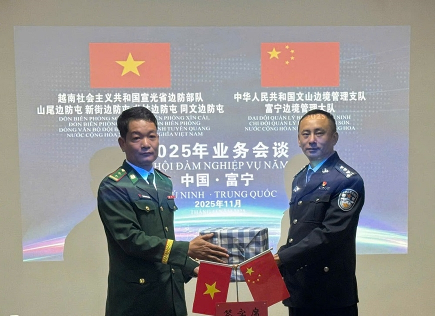 Vietnamese, Chinese border units strengthen cooperation
