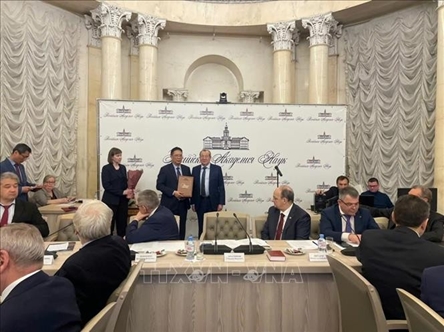 Russian Academy of Sciences honors leading Vietnamese scientist