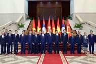 Vietnam, Laos issue joint statement on occasion of Party chief