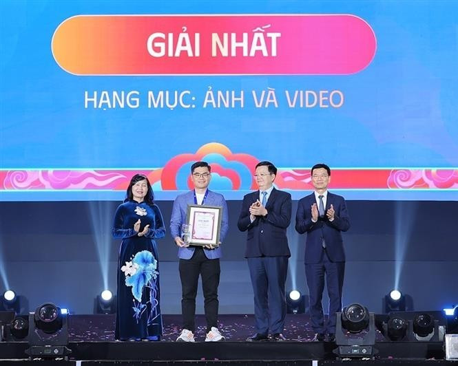 Happy Vietnam 2025 honors inspiring photos, videos