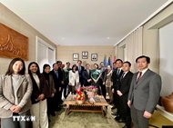 Strengthening Vietnam - Laos friendship