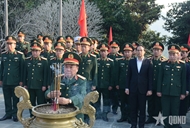CMC, MND delegation pays tribute in Thai Nguyen province