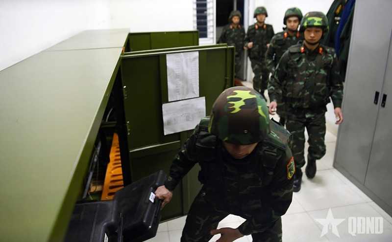 Commando troops conduct night training ensuring security for 14th ...