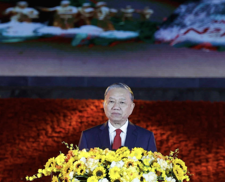 Party chief attends live TV program marking 85 years since President Ho Chi Minh’s return to lead revolution