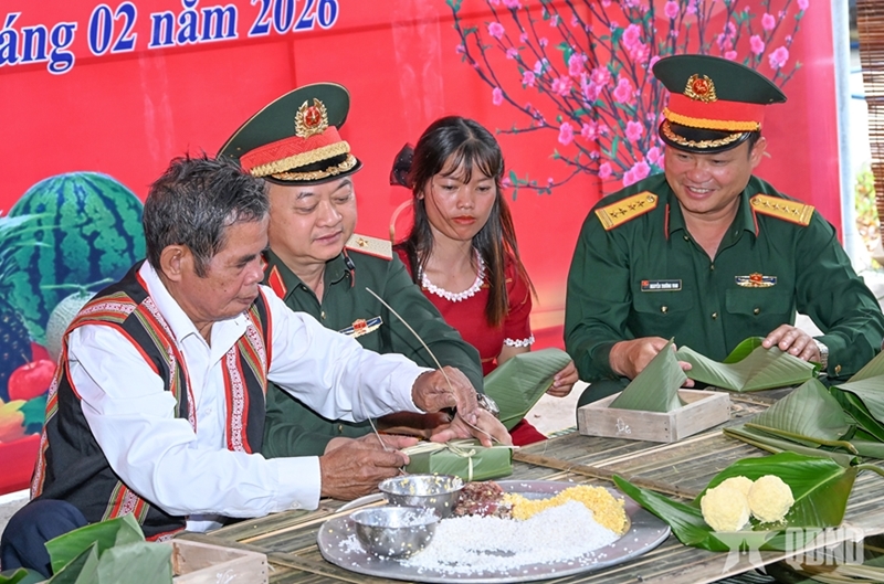 Mo Rai Border spring program held in Mo Rai commune