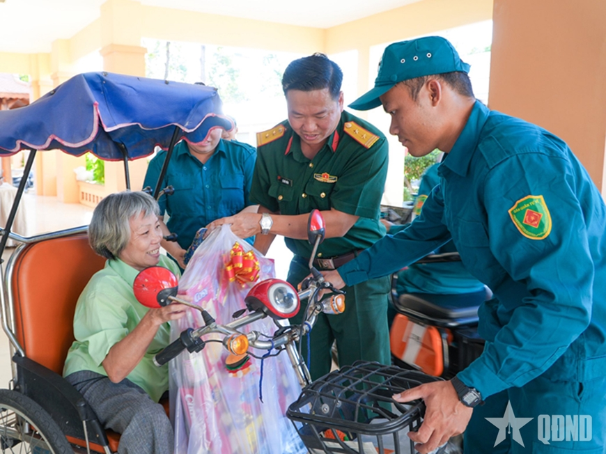 Warm “Military-civilian Tet” celebrated in Ho Chi Minh City