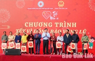 Tet gifts provided for disaster-affected communities, vulnerable children