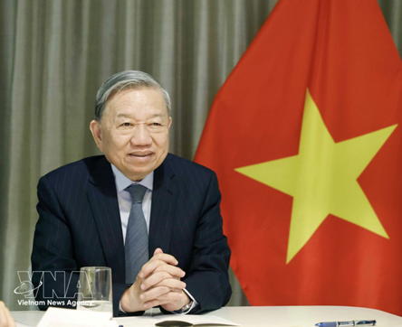 Party General Secretary To Lam holds phone talks with U.S. senators