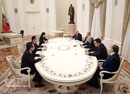 Party leader’s special envoy meets with Russian President