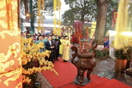 Spring incense offering ceremony held at Thang Long Imperial Citadel