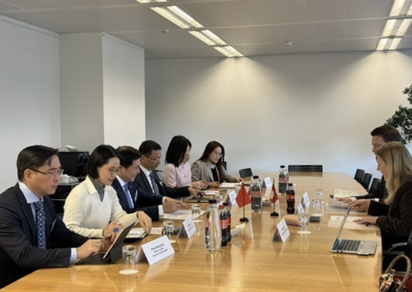 Vietnam, EFTA step up free trade agreement negotiations