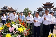 N.A. leader pays tribute to President Ho Chi Minh in Nghe An