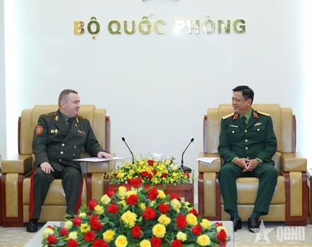 Defense leader receives Belarusian guest