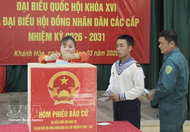 Truong Sa voters cast early ballots for N.A., local council elections