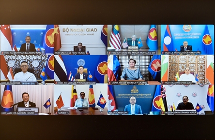 Vietnamese embassies in Middle East ready to assist ASEAN citizens: FM