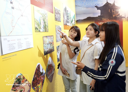 Exhibition introduces Yen Tu - Vinh Nghiem - Con Son, Kiep Bac World Cultural Heritage