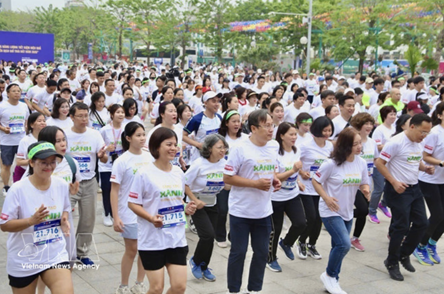 Over 2,000 join Hanoi run in response to Earth Hour 2026
