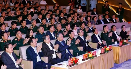 Party chief attends chamber symphony concert in Hanoi