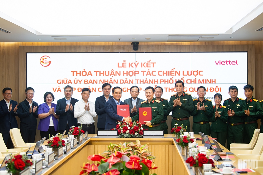Ho Chi Minh City signs strategic cooperation agreement with Viettel