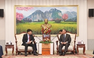 Laos attaches highest priority to strengthening ties with Vietnam