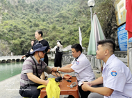 Quang Ninh launches round-the-clock medical service on Ha Long Bay