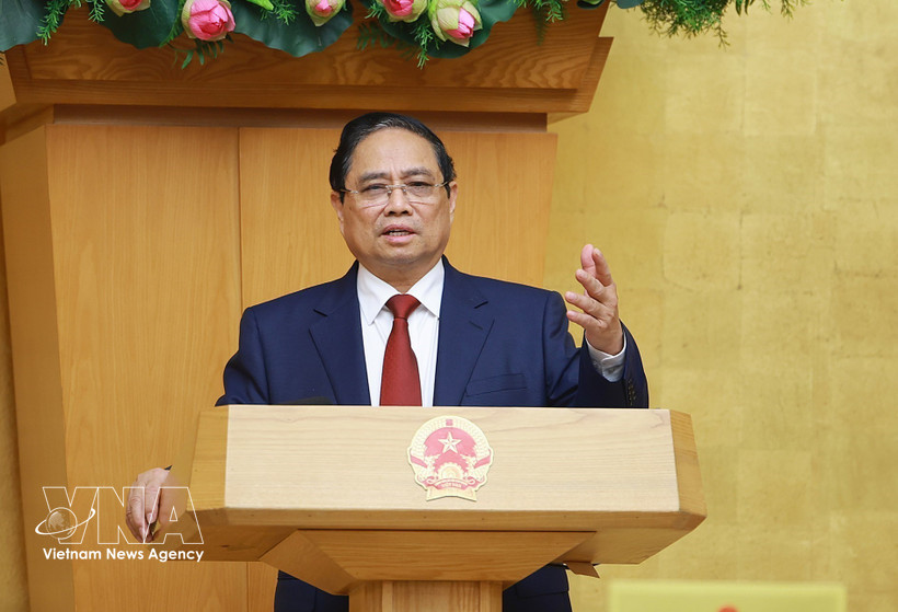 PM urges timely, flexible policy response to secure double-digit growth