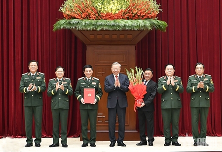 Top leader chairs conference announcing personnel appointments