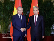 Vietnamese Party General Secretary, State President meets with top Chinese legislator