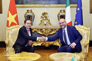 Vietnamese N.A. Chairman holds talks with Italian lower house leader