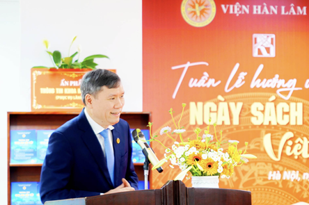 Book week underscores role of knowledge in policymaking