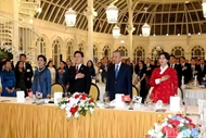 Top leader hosts banquet for RoK President