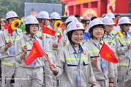 Hanoi parade honors workers ahead of International Labor Day
