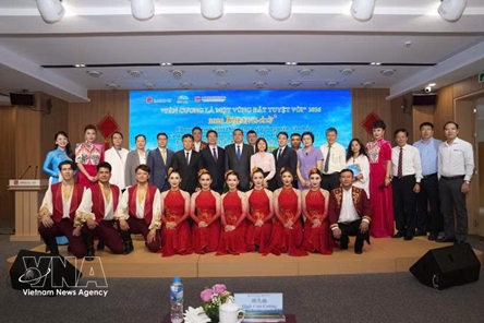 Vietnam, China step up tourism cooperation through Xinjiang promotion program