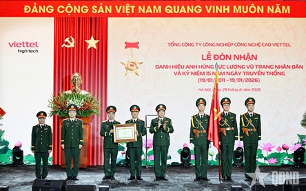Viettel High Tech receives hero of people’s armed forces title