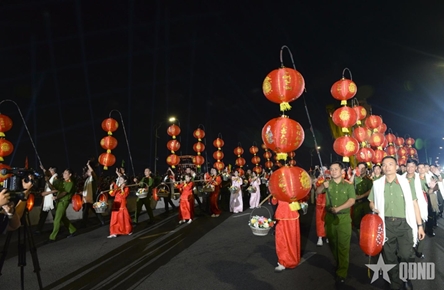 Art gala highlighting images of public security force held in Da Nang