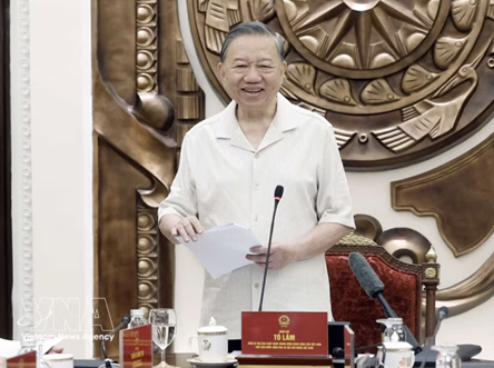 Party, State leader calls for consolidation of central steering committees on legal, judicial reform