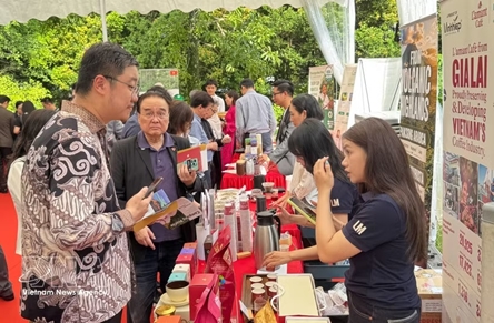Vietnam defines coffee value, brand, culture in Singapore