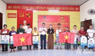 Coast Guard Region 2 accompanies ethnic and religious communities and fishermen in Quang Tri