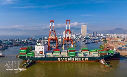 Vietnam posts trade deficit of 16.65 billion USD in first six months