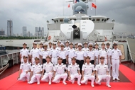 Vietnamese naval delegation active in China