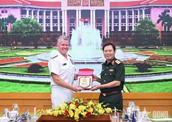 General Nguyen Tan Cuong Meets with Commander of U.S. Pacific Command